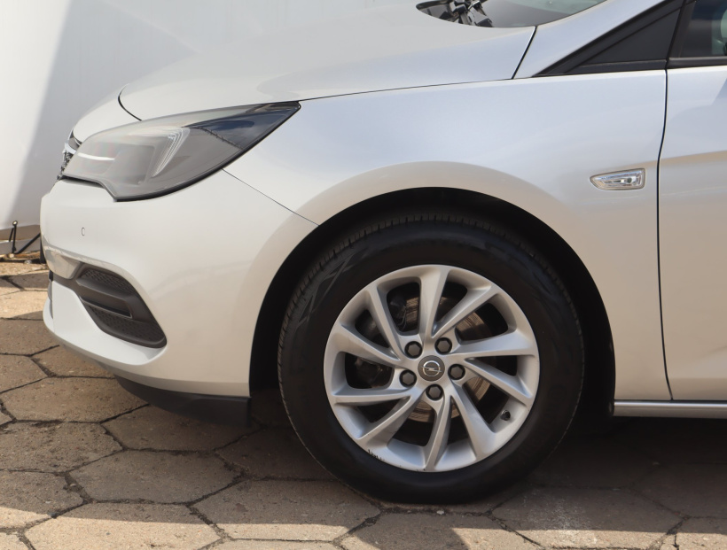 Opel Astra, 2021