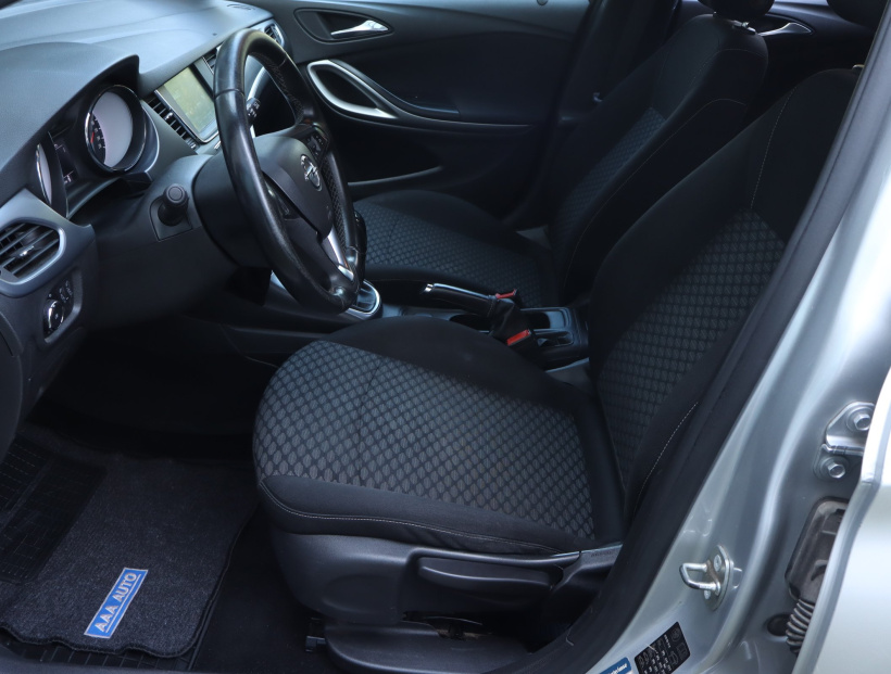 Opel Astra, 2018