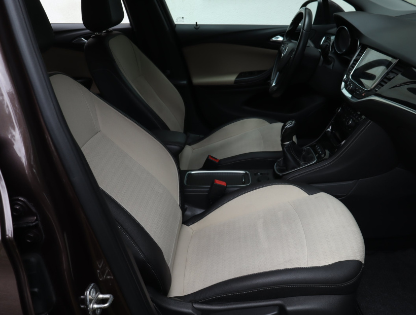 Opel Astra, 2016