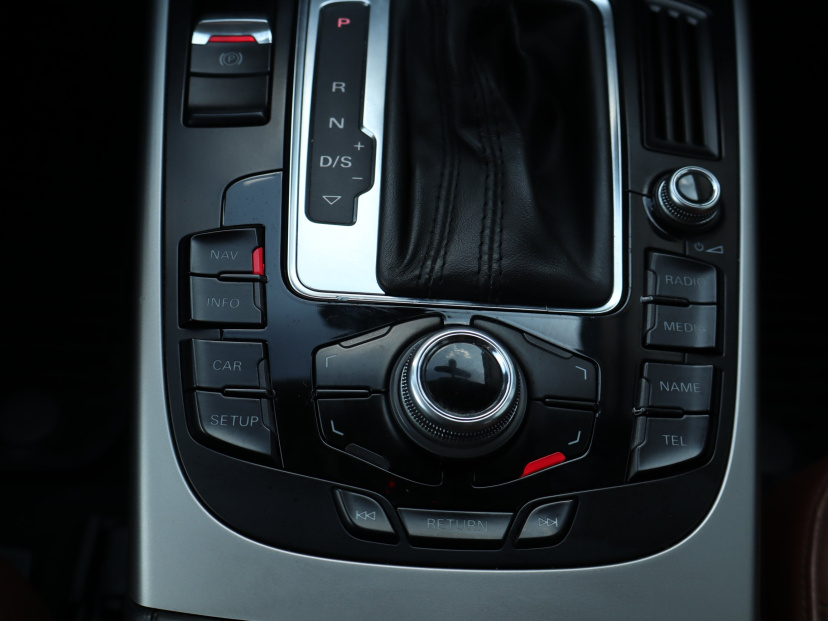 Audi A4, 2013