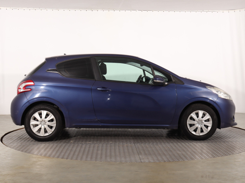 Peugeot 208, 2014