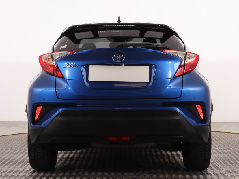Toyota C-HR, 2017
