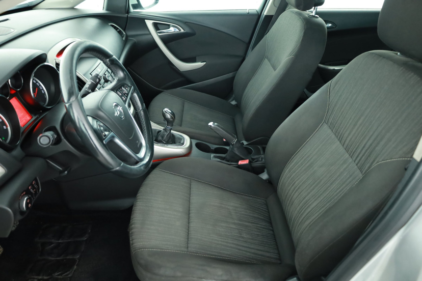 Opel Astra, 2009