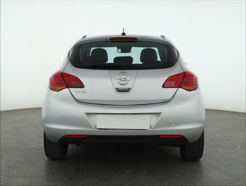 Opel Astra, 2009