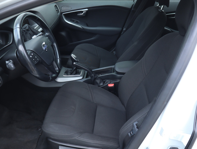 Volvo V40, 2014