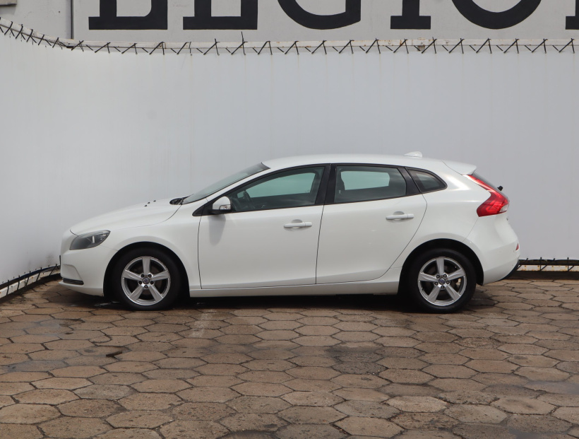 Volvo V40, 2014