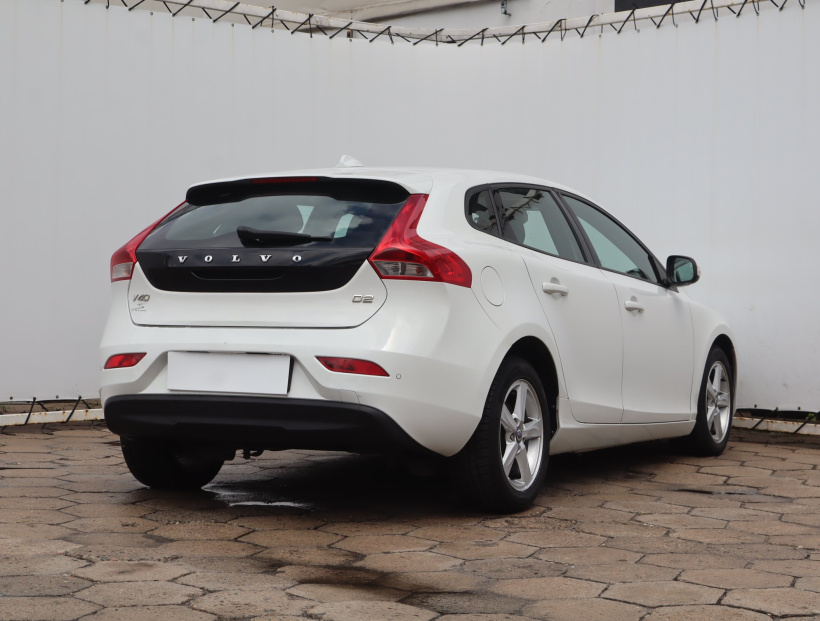 Volvo V40, 2014