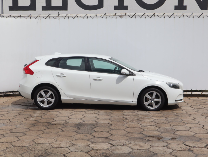 Volvo V40, 2014