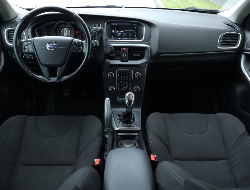 Volvo V40, 2014