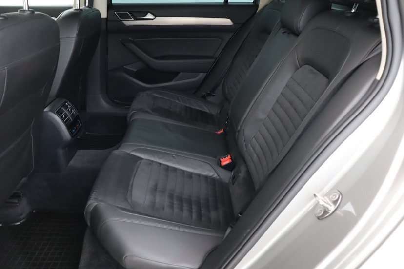 Volkswagen Passat, 2015
