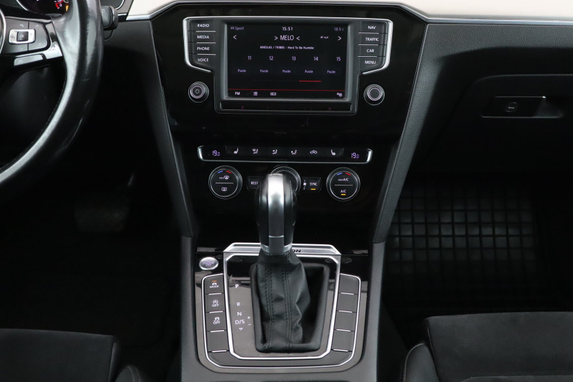 Volkswagen Passat, 2015