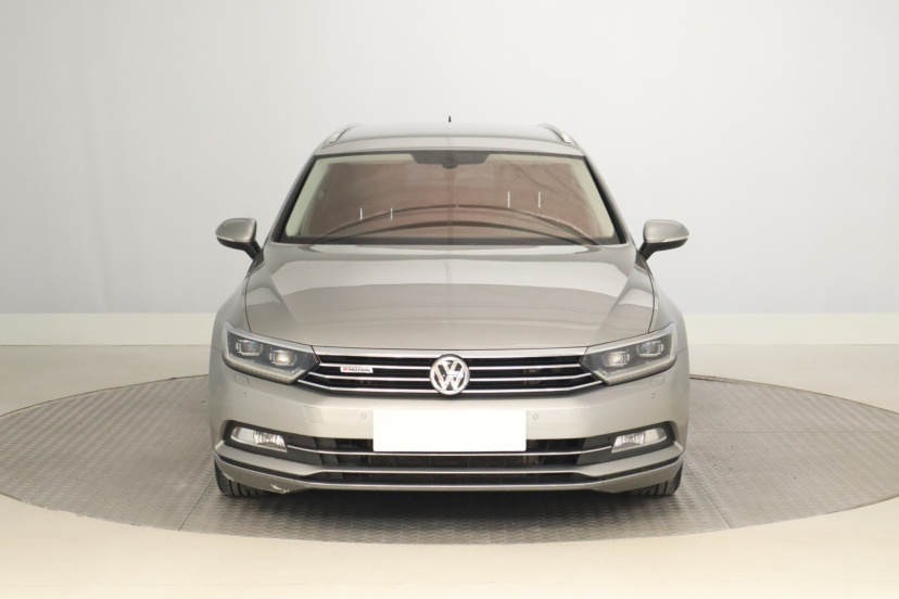Volkswagen Passat, 2015