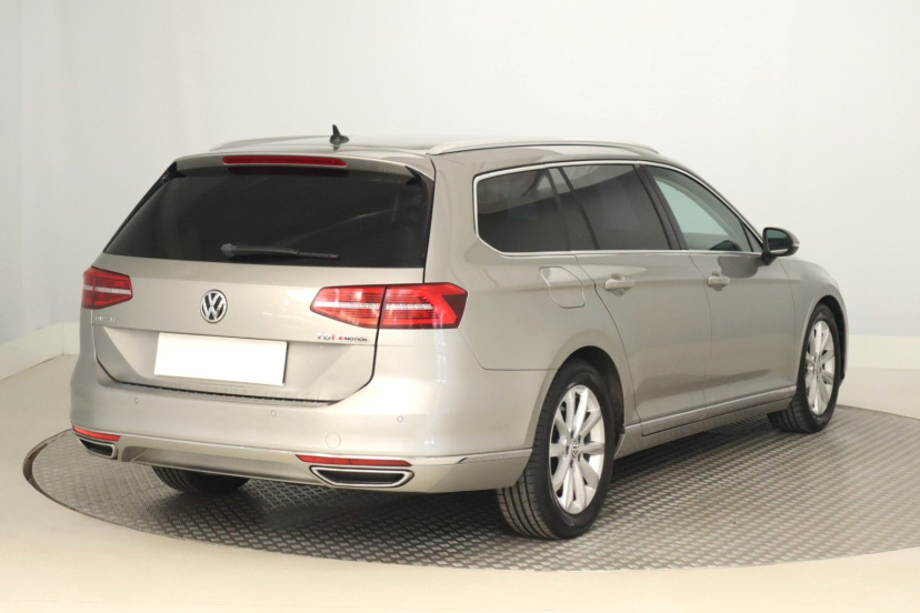 Volkswagen Passat, 2015
