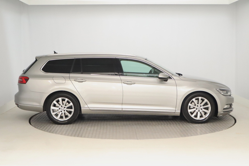 Volkswagen Passat, 2015