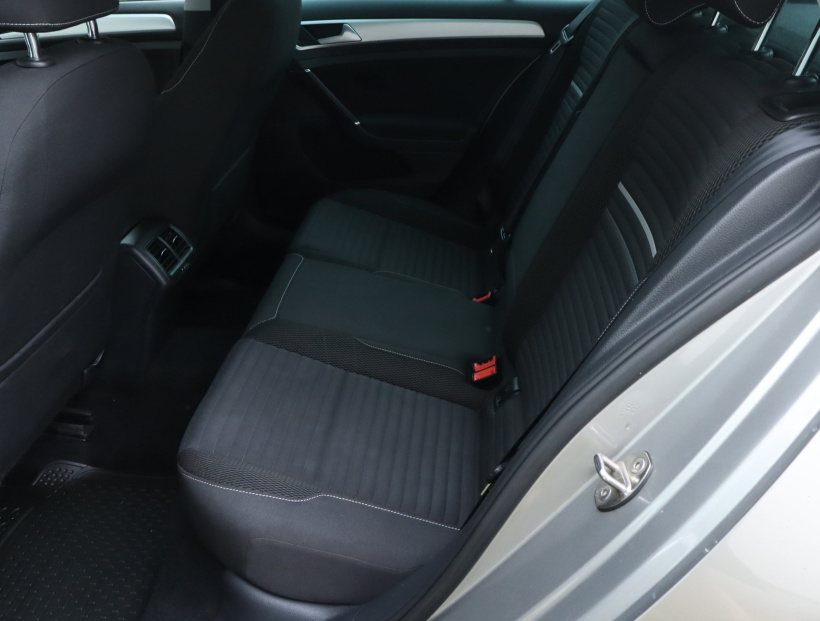 Volkswagen Golf, 2014
