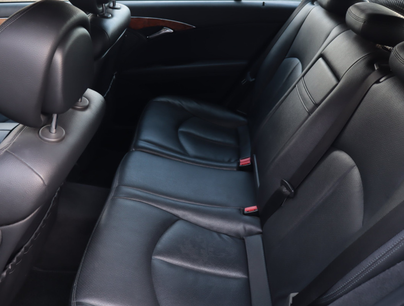 Mercedes-Benz E, 2005