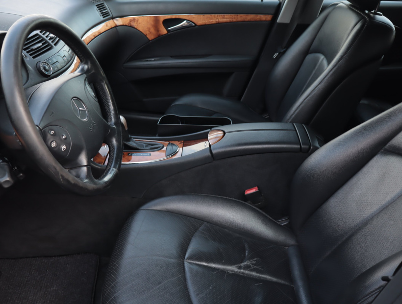 Mercedes-Benz E, 2005