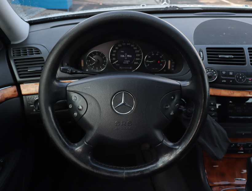 Mercedes-Benz E, 2005