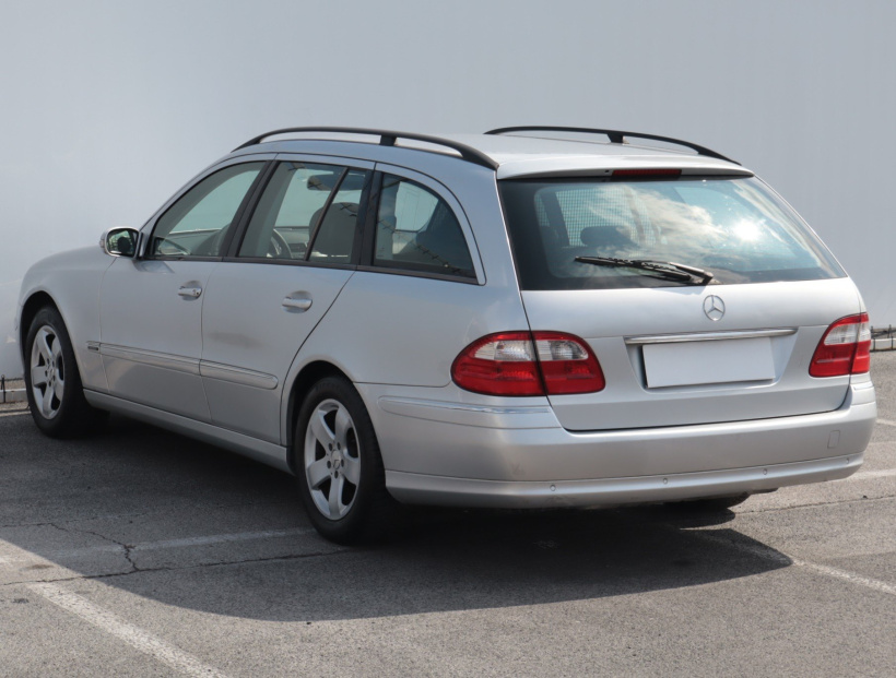 Mercedes-Benz E, 2005