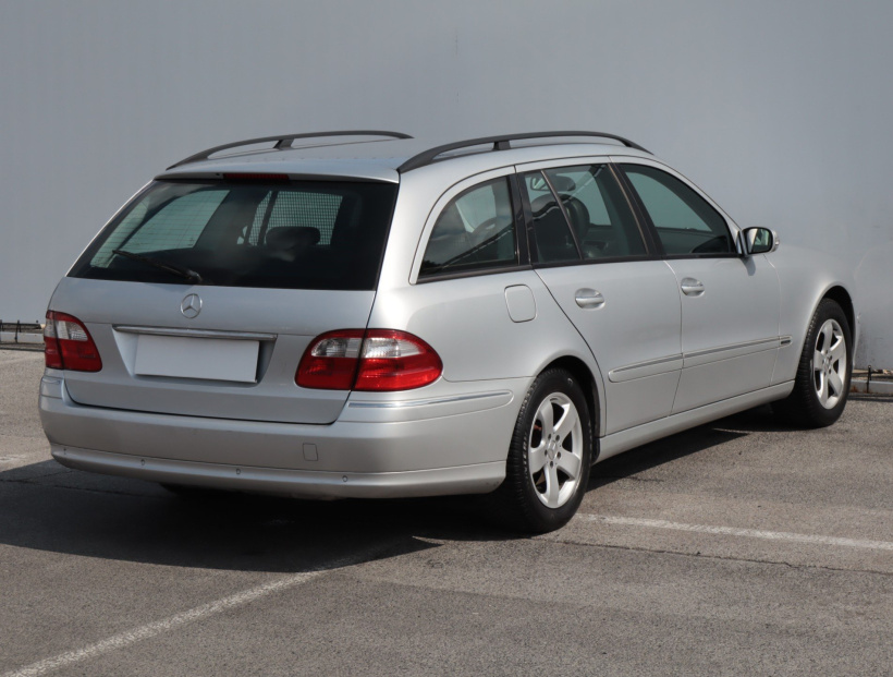 Mercedes-Benz E, 2005