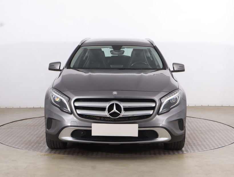 Mercedes-Benz GLA, 2015