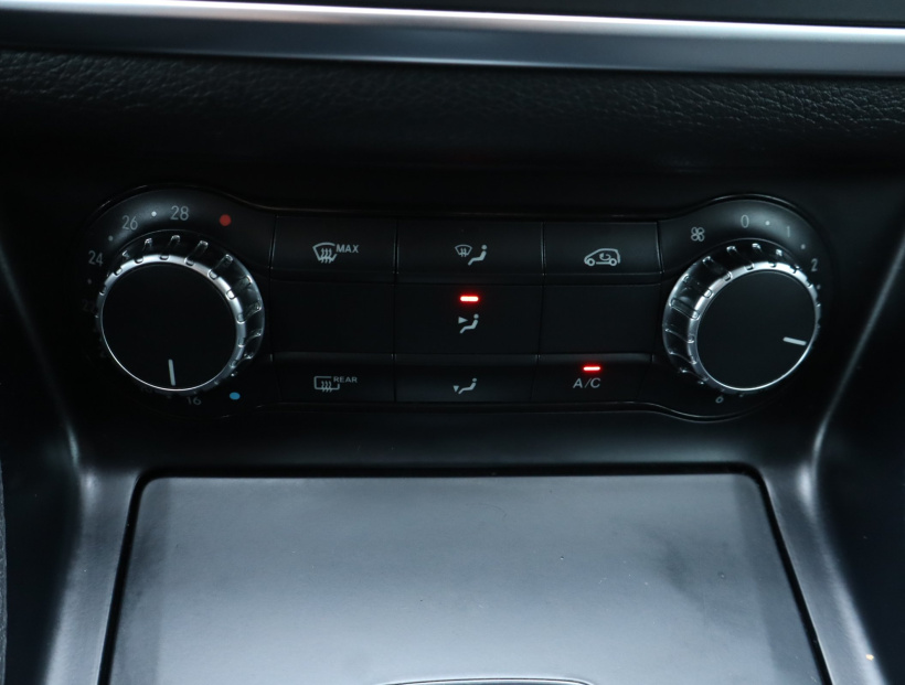 Mercedes-Benz GLA, 2015