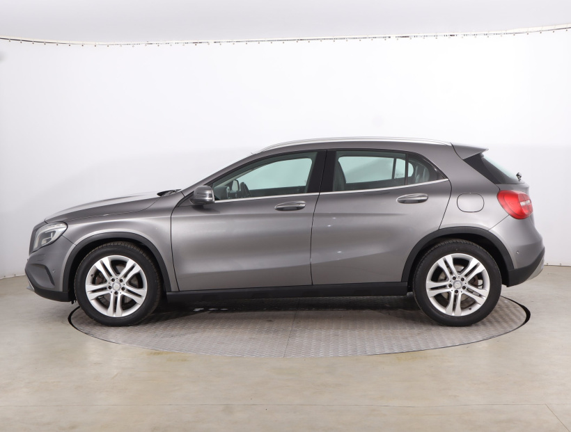 Mercedes-Benz GLA, 2015