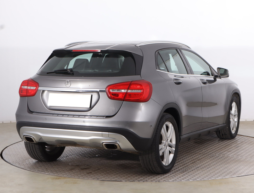 Mercedes-Benz GLA, 2015