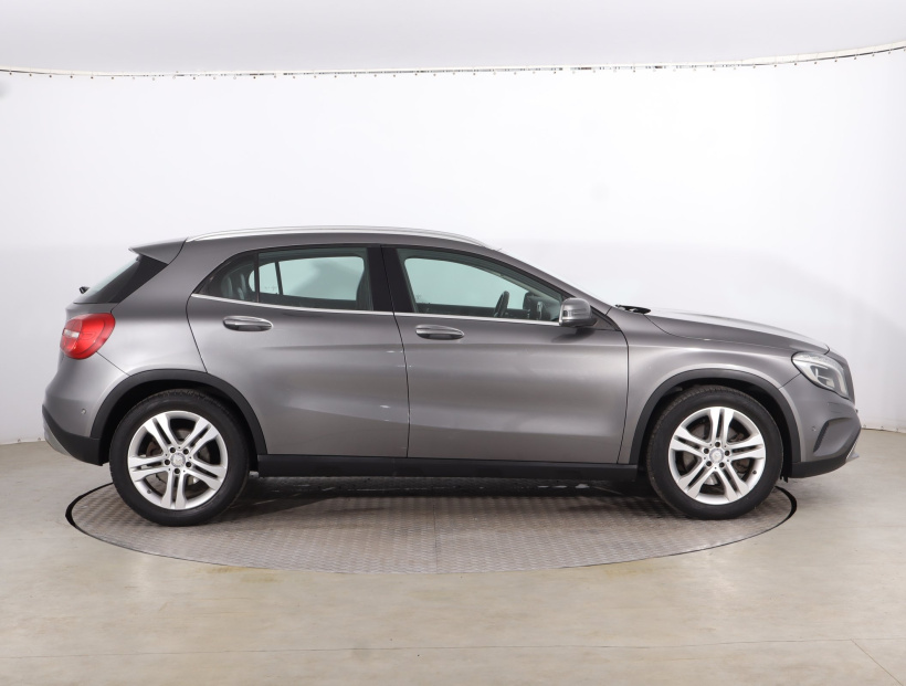 Mercedes-Benz GLA, 2015