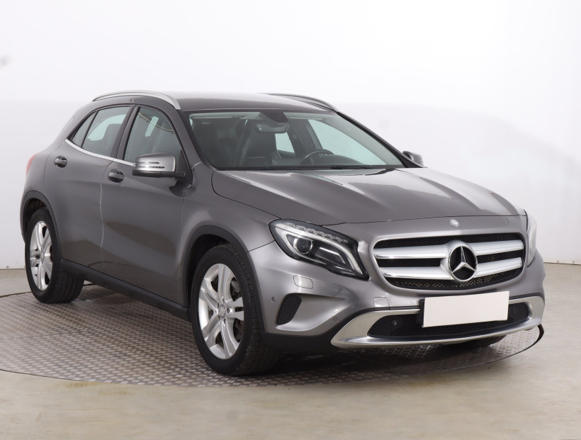 Mercedes-Benz GLA, 2015