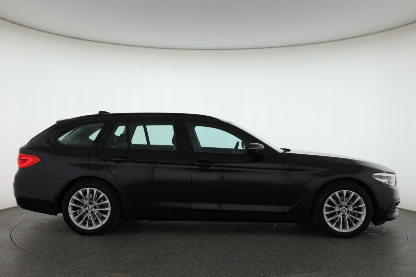 BMW 5, 2020