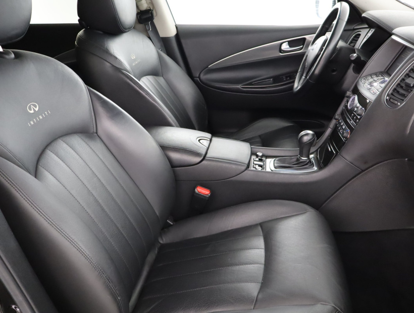 Infiniti EX, 2011