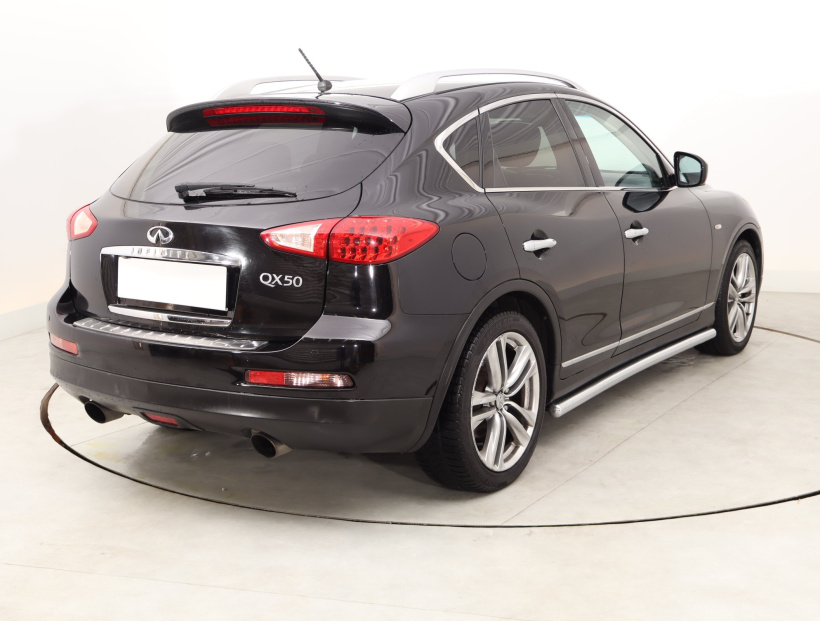 Infiniti EX, 2011