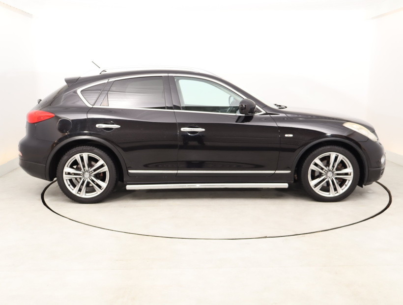 Infiniti EX, 2011