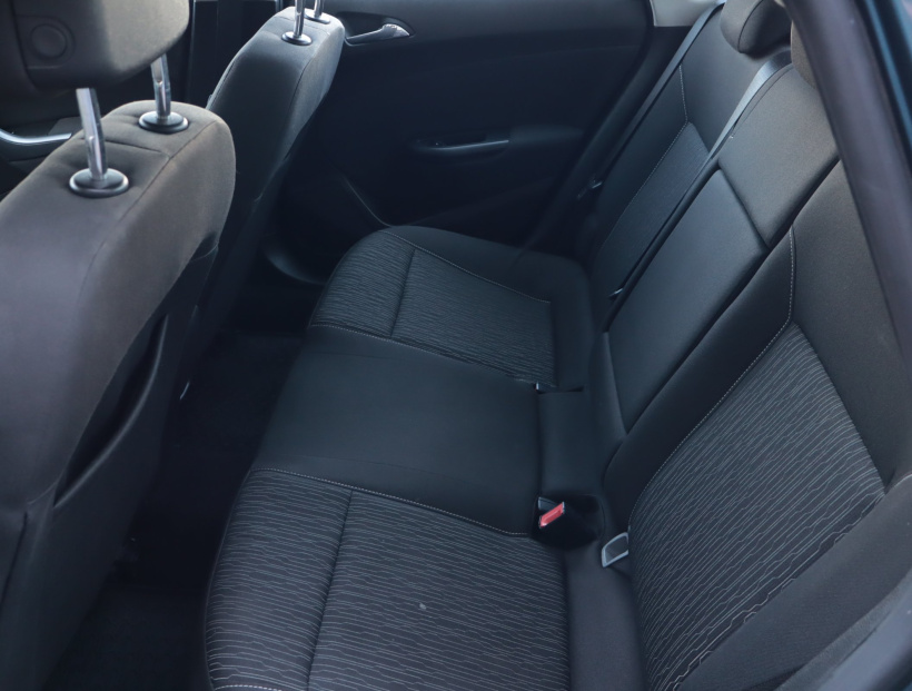 Opel Astra, 2013