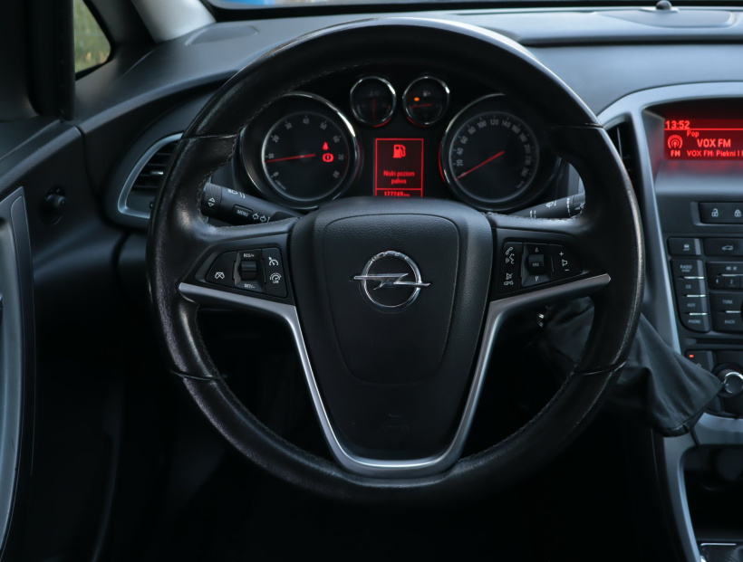 Opel Astra, 2013