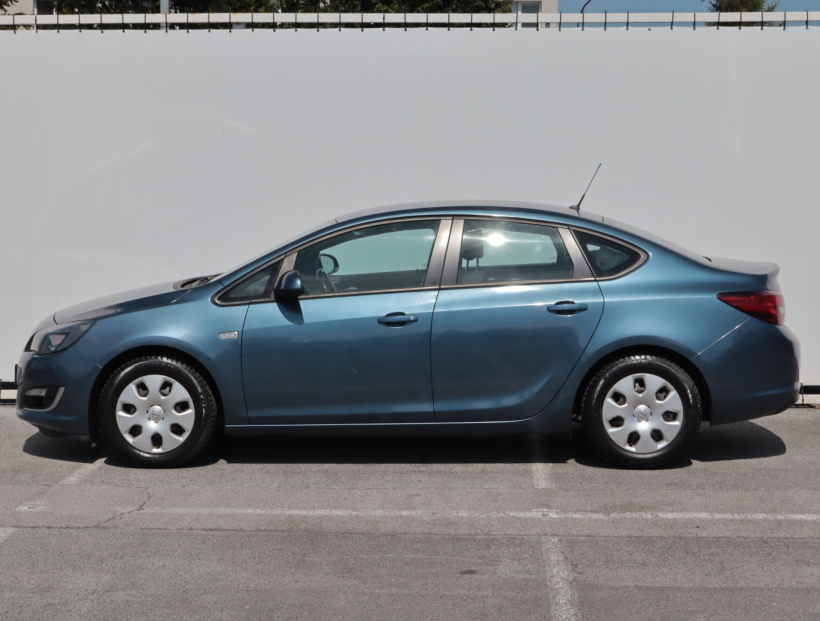 Opel Astra, 2013