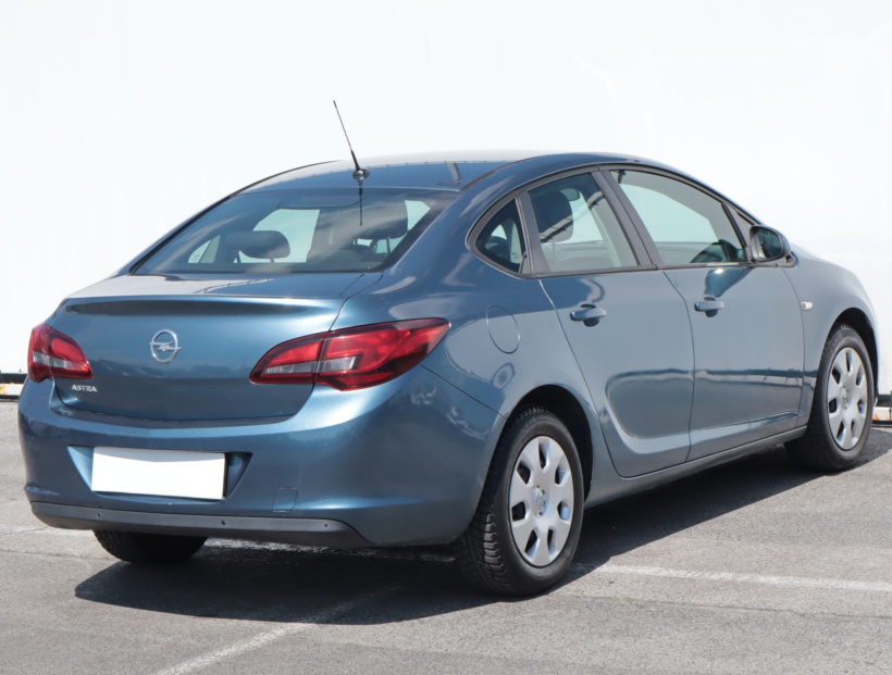 Opel Astra, 2013