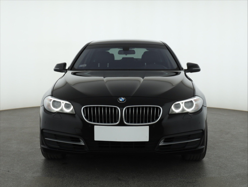 BMW 5, 2015