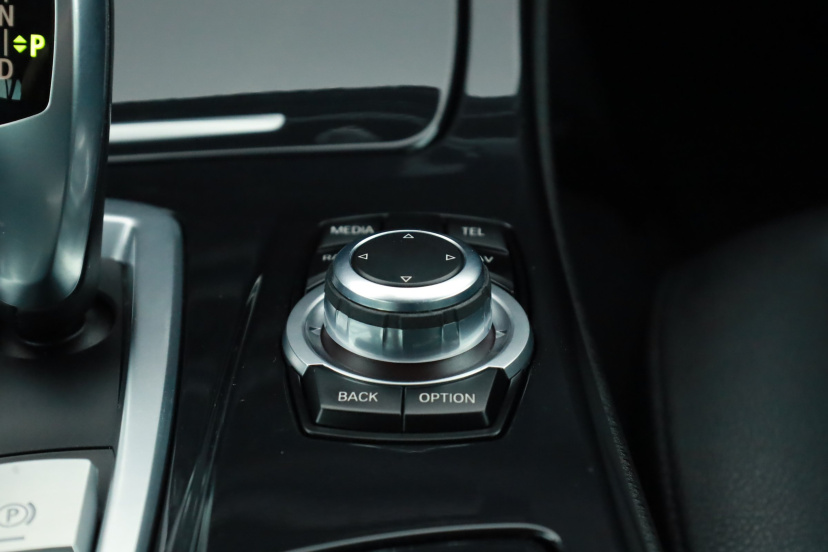 BMW 5, 2015