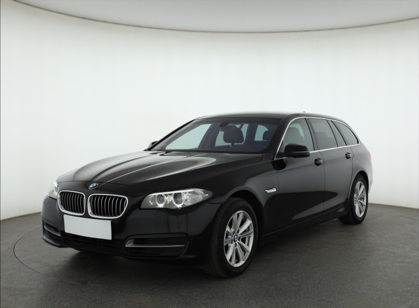 BMW 5, 2015
