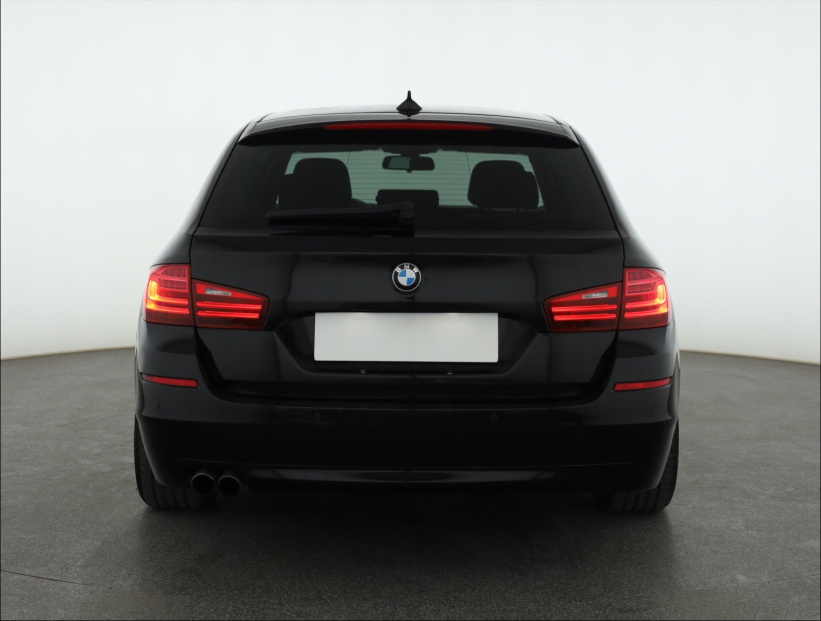 BMW 5, 2015