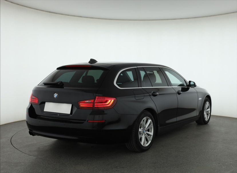 BMW 5, 2015