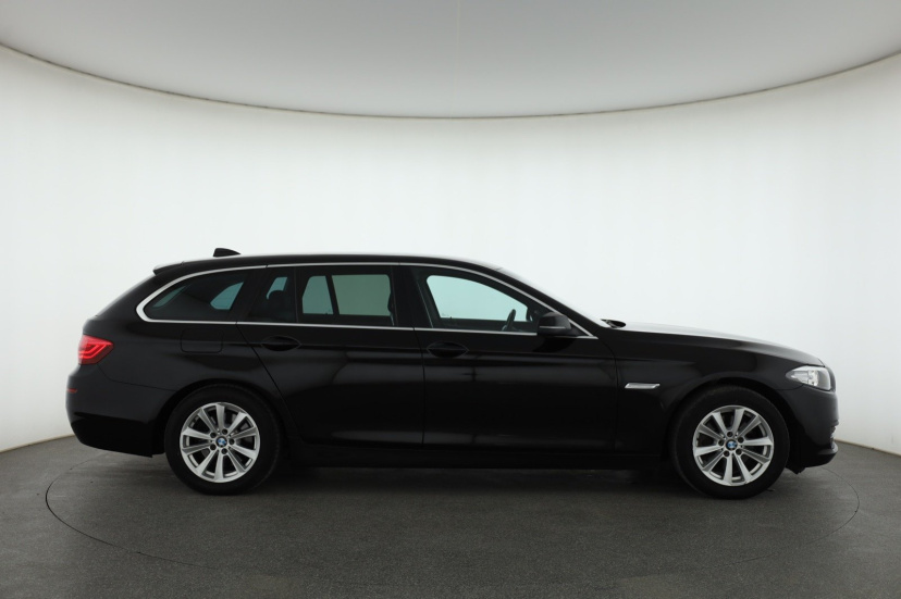 BMW 5, 2015