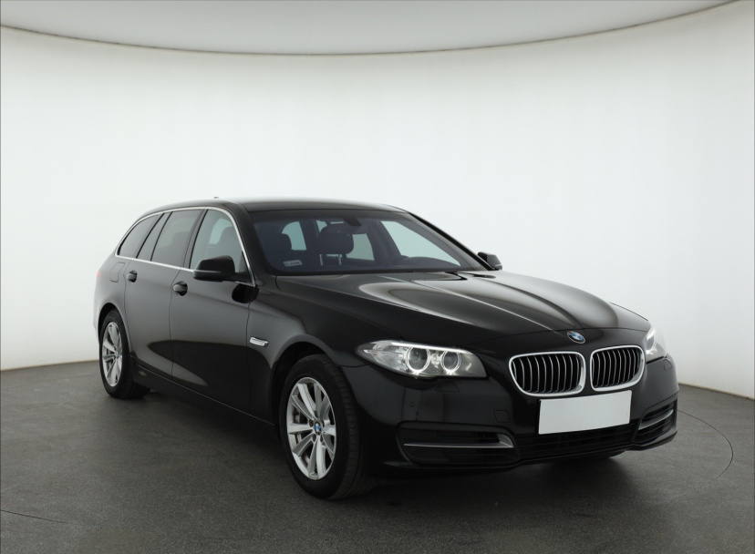 BMW 5, 2015