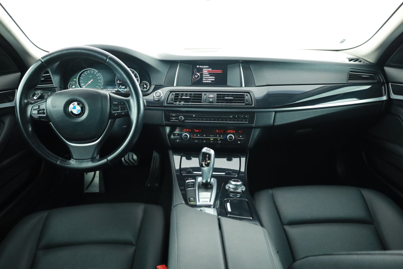 BMW 5, 2015
