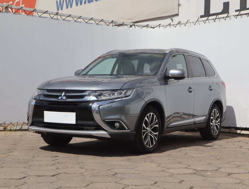 Mitsubishi Outlander, 2015