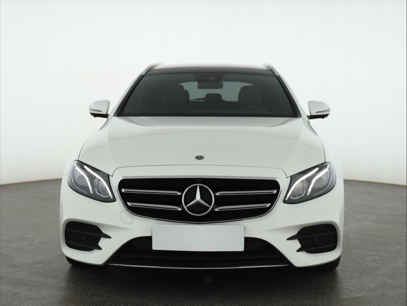 Mercedes-Benz E, 2020