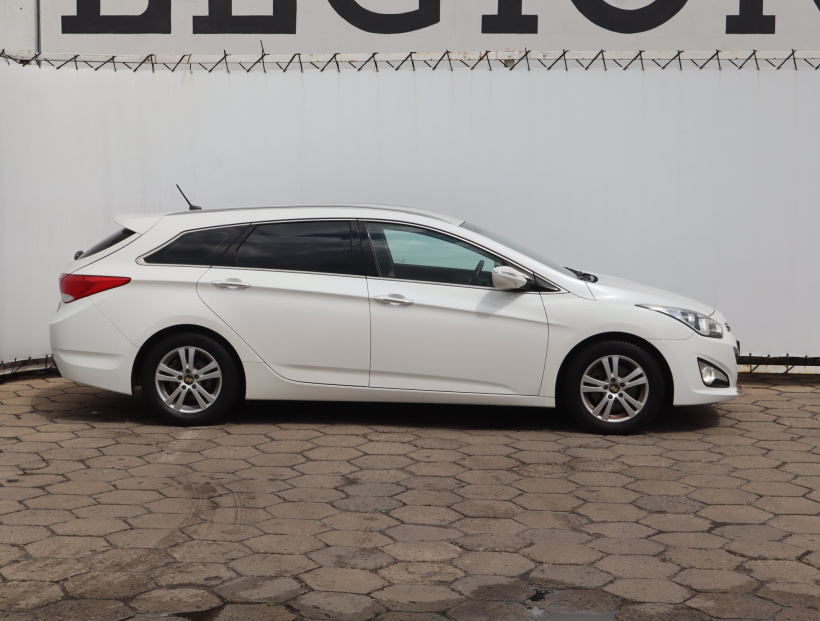 Hyundai i40, 2012