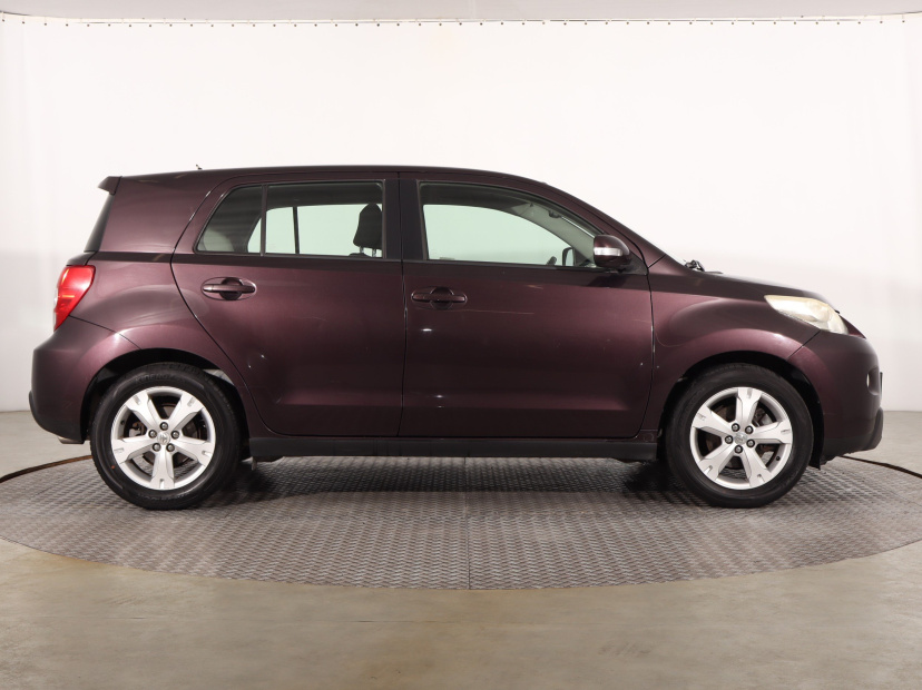 Toyota Urban Cruiser, 2009